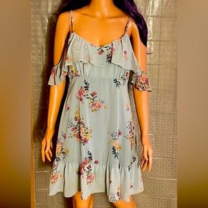 Beautiful summer dress great for weddings or date night